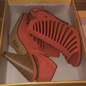 Open toe dress shoes